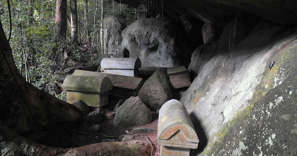 The graves of Nosy Mangabe - MADAMAGAZINE